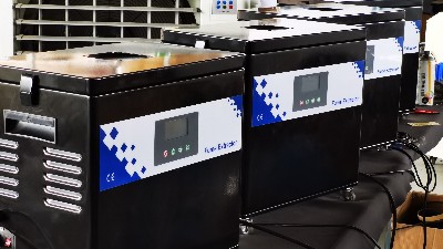 生產(chǎn)制造企業(yè)的車間煙塵怎么解決，執(zhí)信環(huán)保車間煙霧凈化器凈化煙塵！